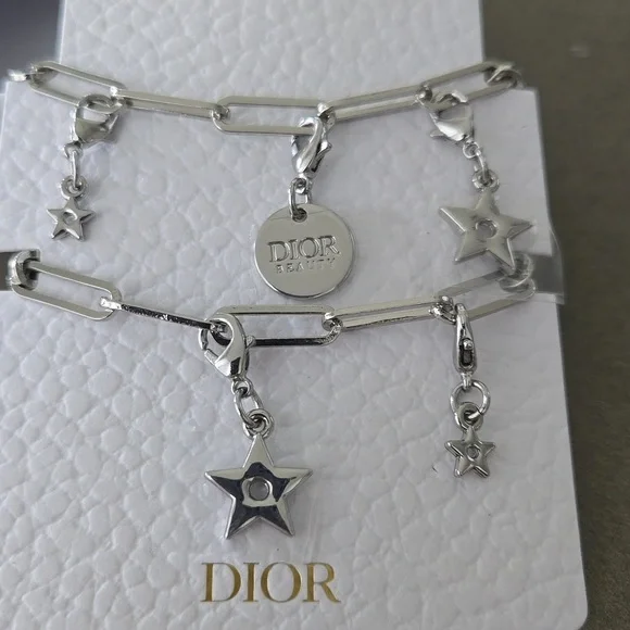 Brand New in Box DIOR phone charm silver 5x detachable charms Star 🌟 Dior chain - Picture 2 of 7